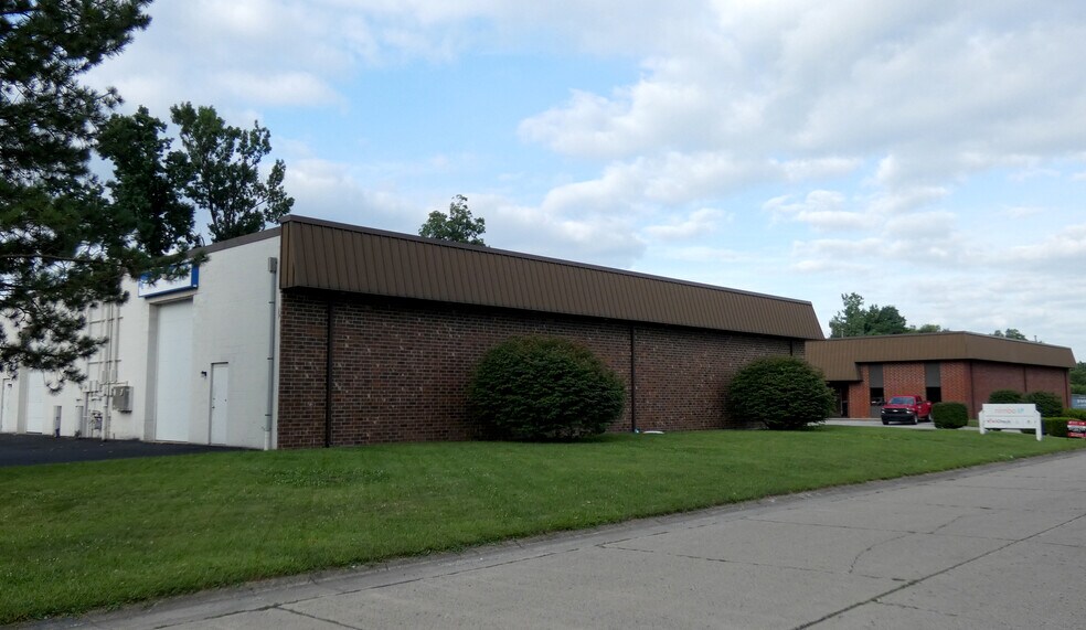 More Photos Of 5225 Emco Dr, Indianapolis Flex For Sale
