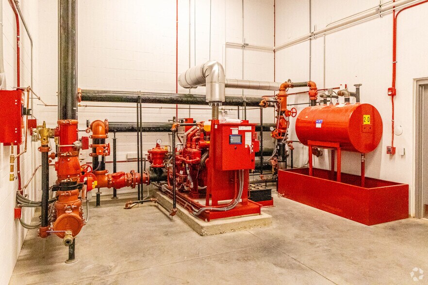 More Photos Of 925 Newark Ave, Elizabeth Unknown For Lease