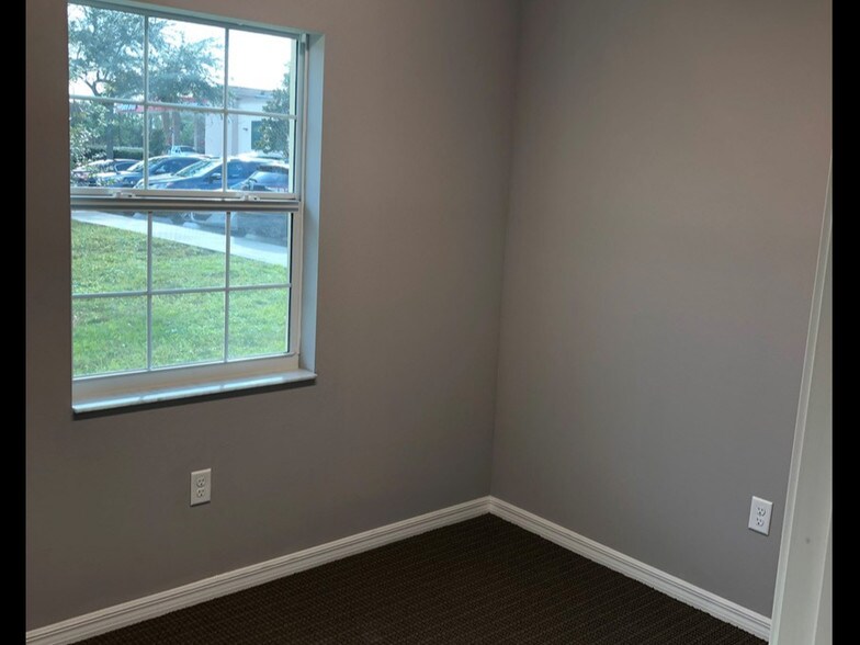 More Photos Of 10129 Gallant Ln, Tampa Office For Lease