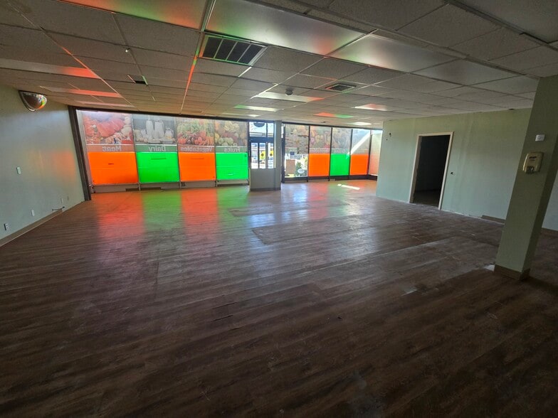 More Photos Of 189 Main St, Norwalk Bank For Lease