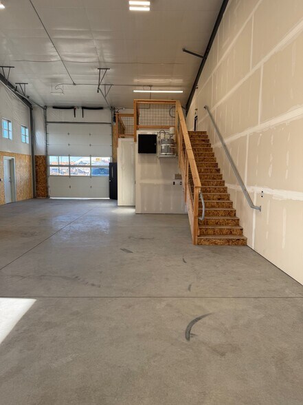 More Photos Of 501 SW Veterans Way, Redmond Industrial For Lease