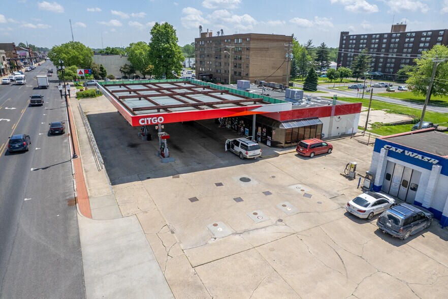 More Photos Of 210-212 W National Ave, Brazil Convenience Store For Sale