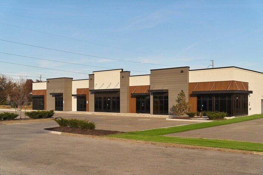Primary Photo Of 150 Tudor Rd, Lee's Summit Storefront Retail Office For Lease