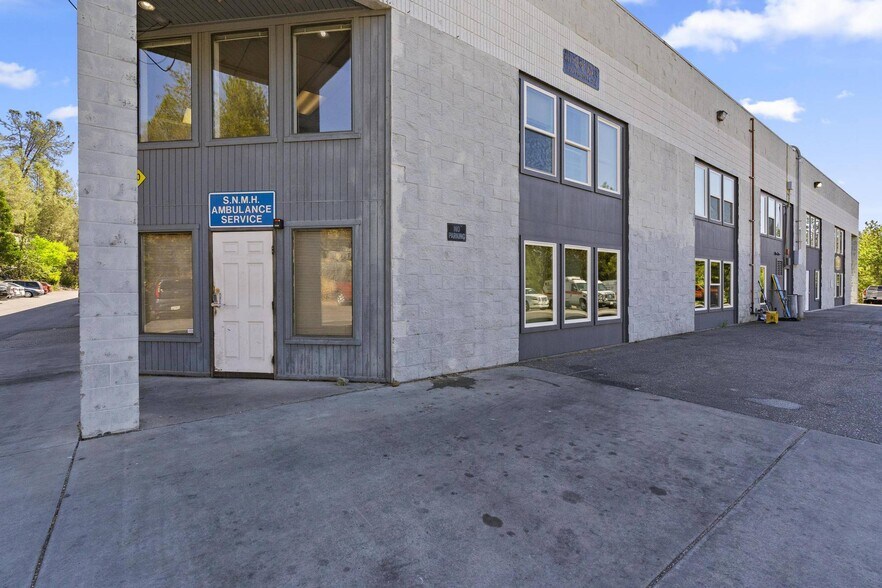 More Photos Of 110 Spring Hill Dr, Grass Valley Manufacturing For Sale