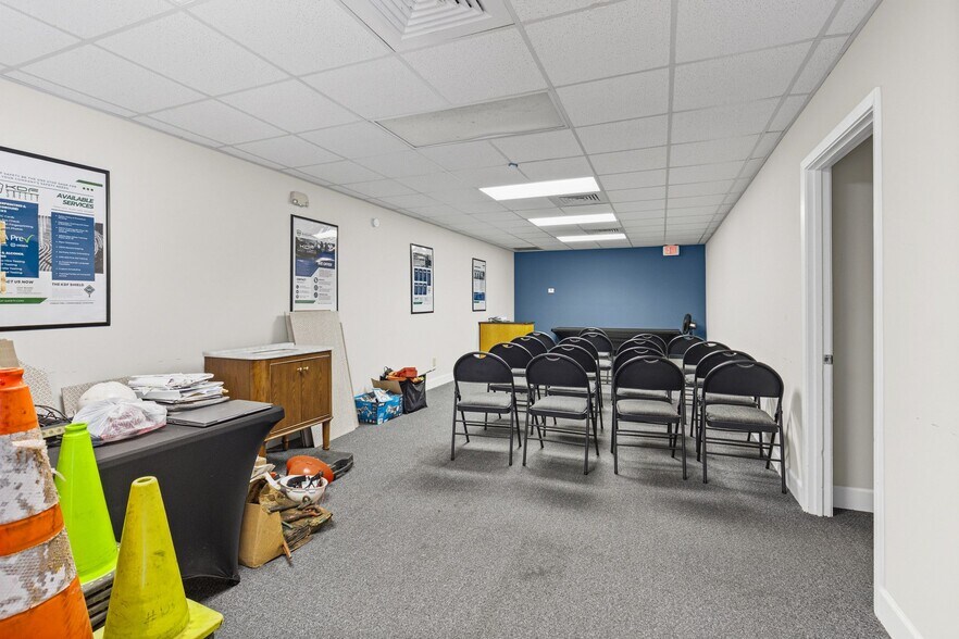 More Photos Of 3512 Godwin Ct, Mobile Medical For Sale