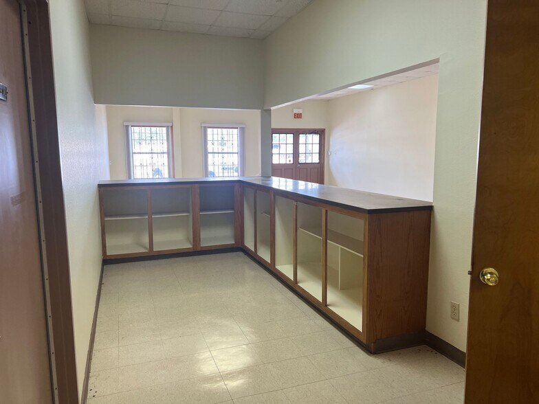 More Photos Of 1506 Corporate Dr, Shreveport Manufacturing For Lease