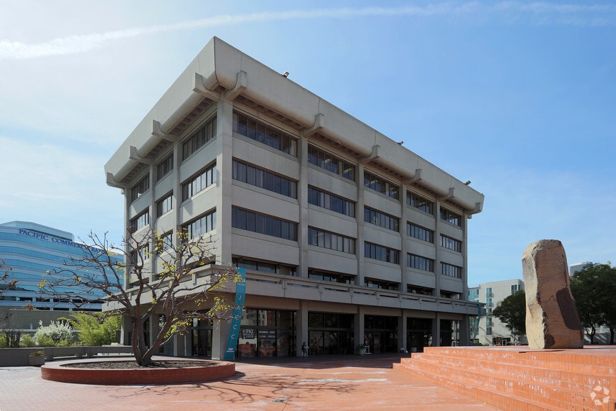 More Photos Of 244 S San Pedro St, Los Angeles Office For Lease