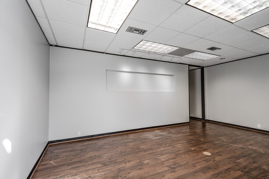 More Photos Of 24707 W Hardy Rd, Spring Office For Sale