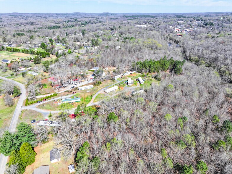 More Photos Of 4697 Roundleaf Rd, Ramseur Multifamily For Sale