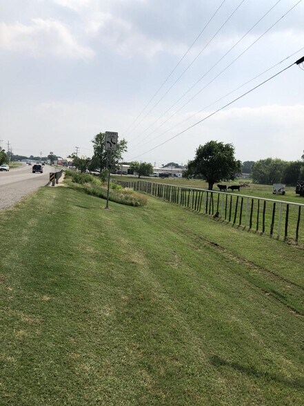 More Photos Of 1128 US 377, Pilot Point Land For Sale