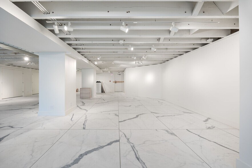 More Photos Of 1910 W North Ave, Chicago Storefront Retail Residential For Lease