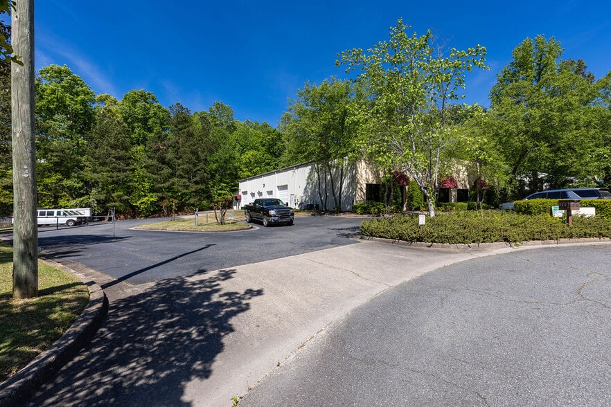 More Photos Of 9350 Industrial Ter, Alpharetta Warehouse For Sale
