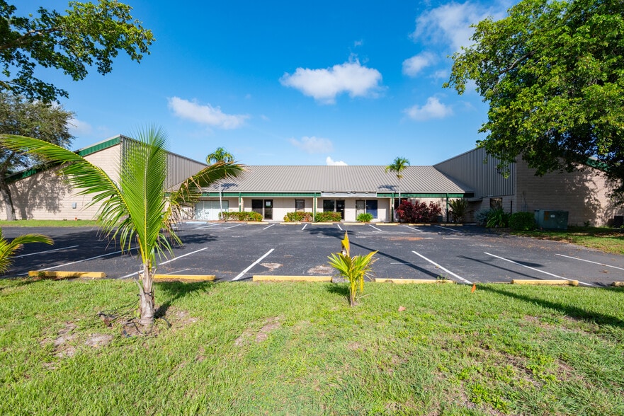 More Photos Of , Fort Myers Unknown For Sale