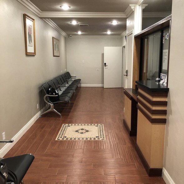 More Photos Of 521-525 N Laurel Ave, Ontario Office For Sale