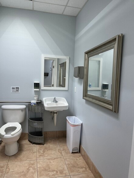 More Photos Of 1383 Providence Rd, Brandon Medical For Sale