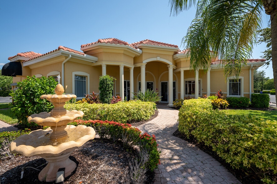 More Photos Of 3376 Woods Edge Cir, Bonita Springs Medical For Lease
