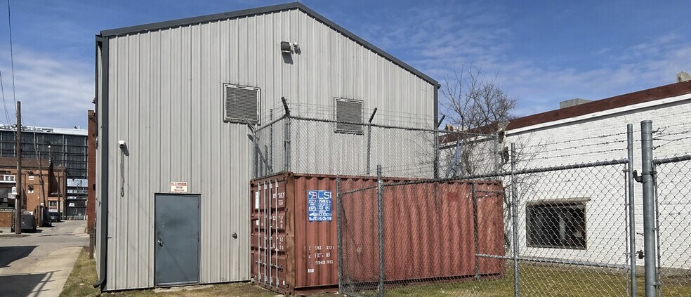 More Photos Of 47 Lydia St, Winnipeg Manufacturing For Sale
