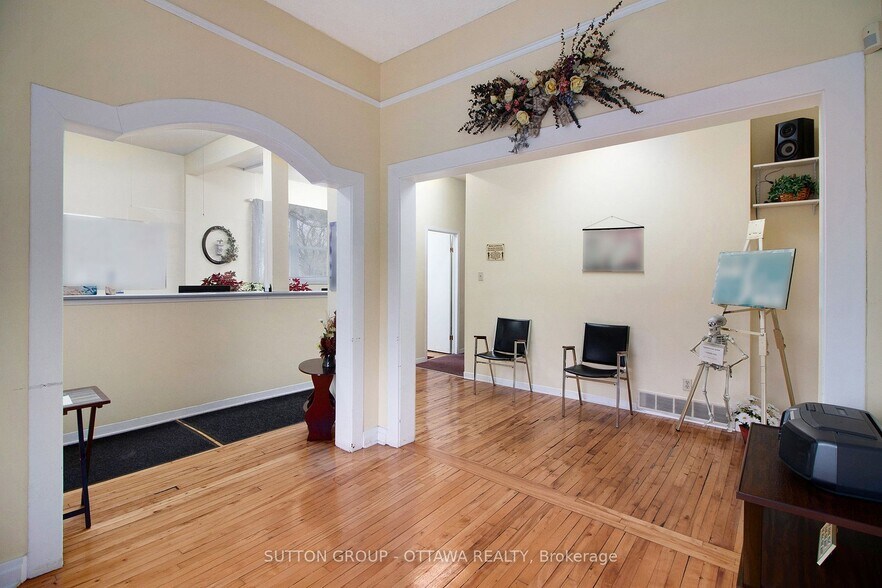 More Photos Of 397 Montreal Rd, Ottawa Office Residential For Sale