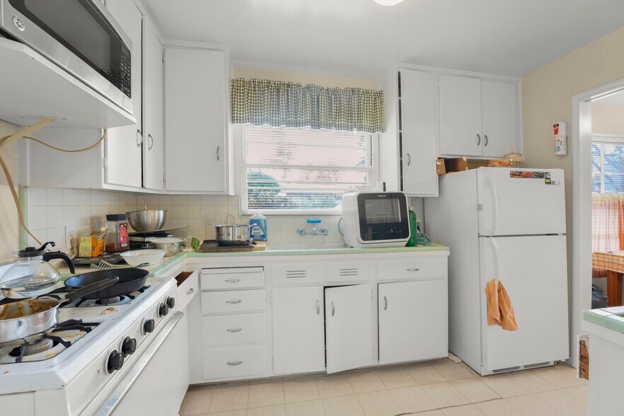 More Photos Of 2745 Byron St, Palo Alto Multifamily For Sale
