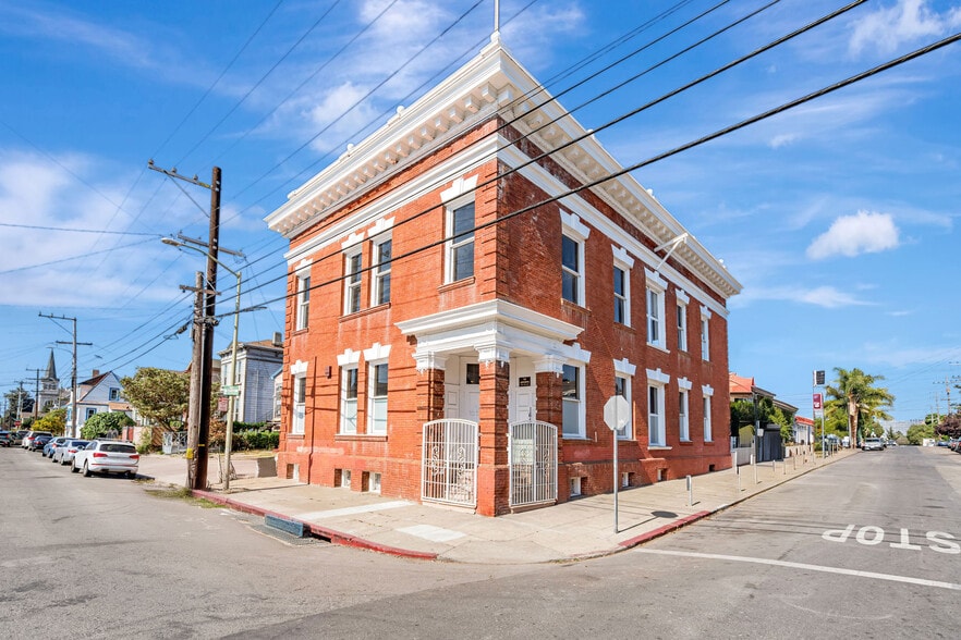 Primary Photo Of 1649 12th Ave, Oakland Religious Facility For Sale