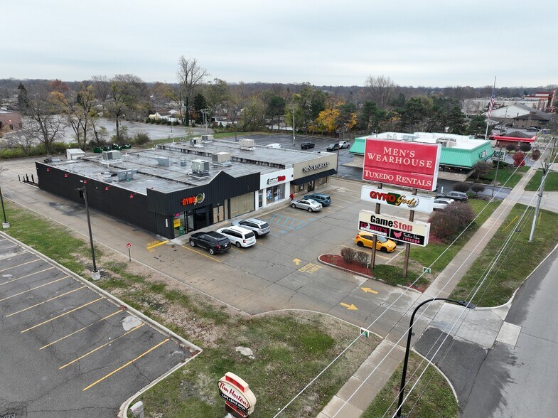 Primary Photo Of 7040-7060 N Wayne Rd, Westland Freestanding For Sale