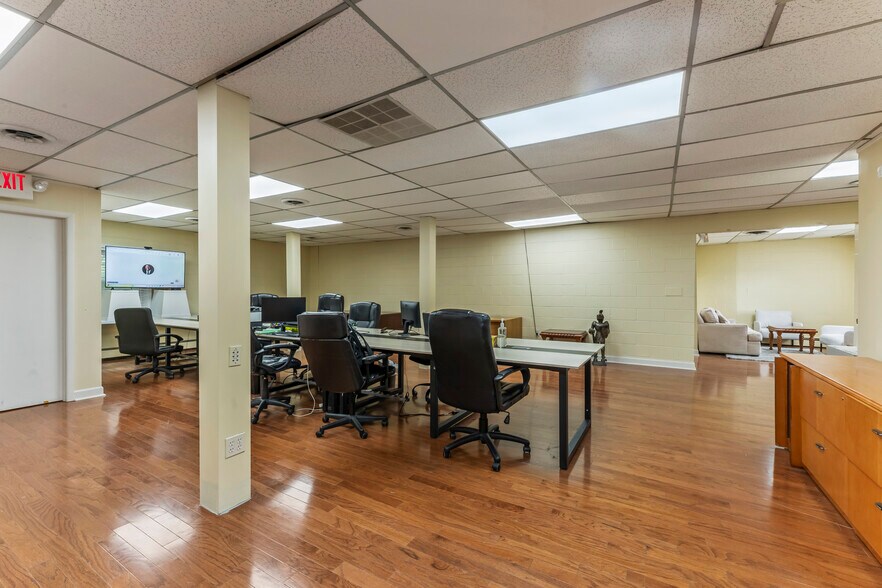 More Photos Of 37 Station Dr, Princeton Junction Office For Sale