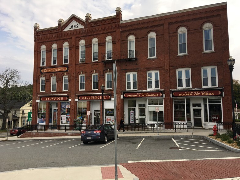 More Photos Of 14-20 Merrimac Sq, Merrimac Storefront For Lease