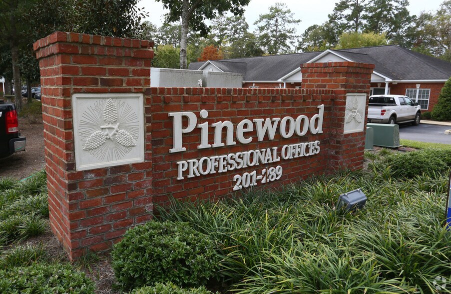 More Photos Of 225-261 Pinewood Dr, Tallahassee Office For Lease