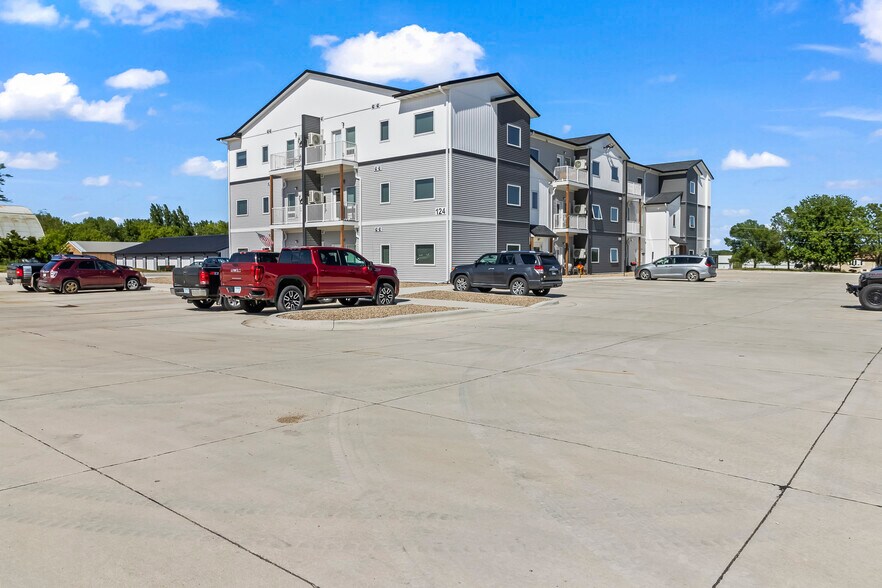 More Photos Of 120 & 124 W Hatting St, Luverne Apartments For Sale