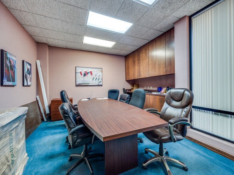 More Photos Of 1595 N Central Expy, Richardson Office Residential For Sale
