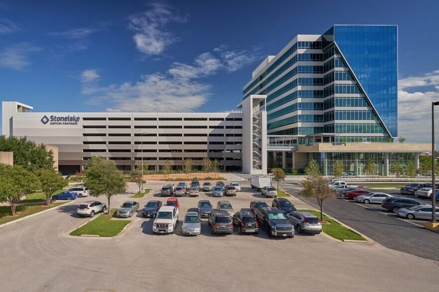 More Photos Of 10721 Domain Dr, Austin Office For Lease