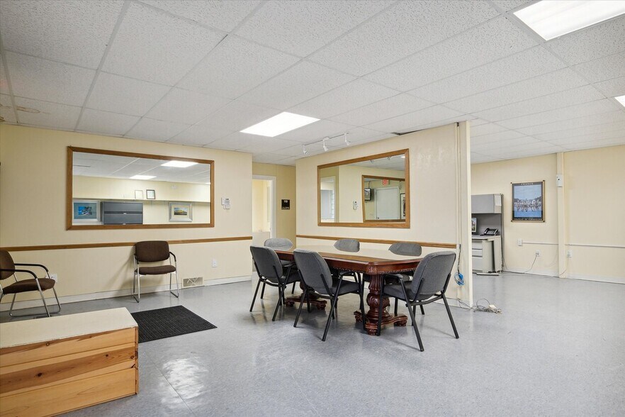 More Photos Of 22610 Rosewood St, Oak Park Office Residential For Sale