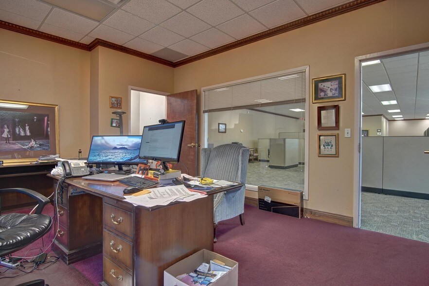 More Photos Of 5105 Old Ellis Pt, Roswell Office For Lease