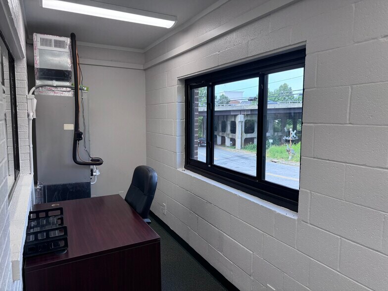 More Photos Of 61 Miller St, Winston-Salem Storefront Retail Office For Sale