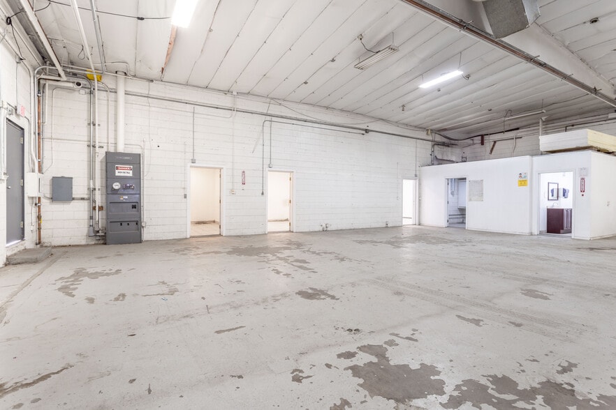 More Photos Of 661 Arroyo St, San Fernando Manufacturing For Lease