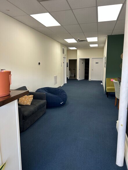 More Photos Of 63-17 Metropolitan Ave, Middle Village Warehouse For Lease