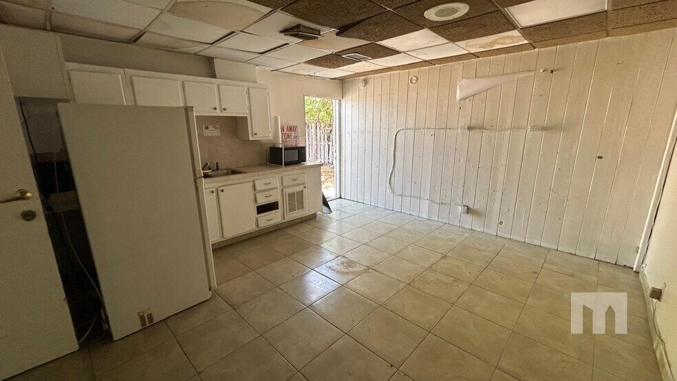 More Photos Of 100 NW 1st St, Hallandale Beach Storefront Retail Office For Lease