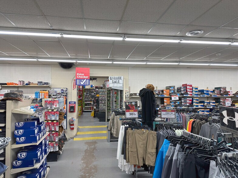 More Photos Of 232 E 1st St, Monticello Storefront Retail Office For Sale
