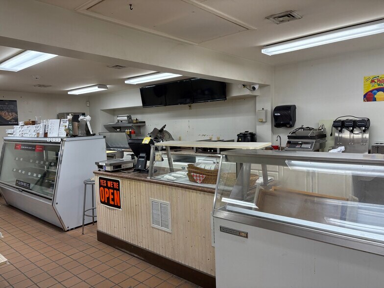 More Photos Of 2 Chesterfield Georgetown Rd, Chesterfield Convenience Store For Sale