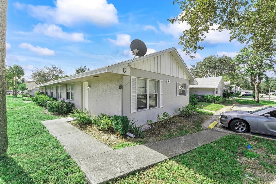 More Photos Of 1100 SW 4th Ave, Delray Beach Apartments For Sale