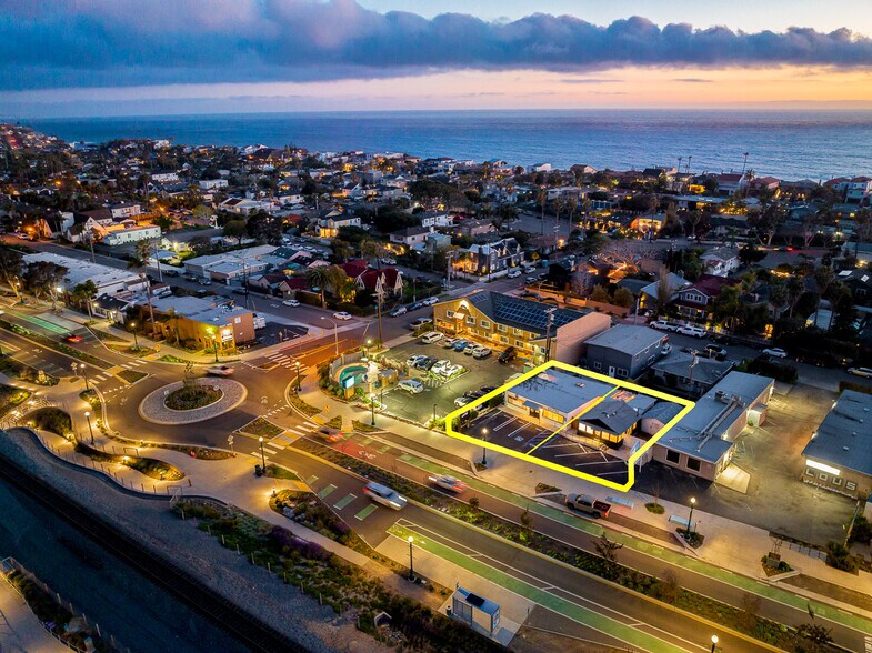 More Photos Of 422 N Coast Highway 101, Encinitas Storefront For Lease