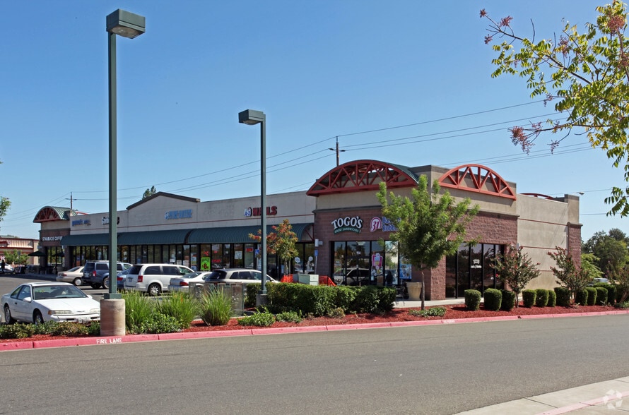 More Photos Of 1441 Meadowview Rd, Sacramento Storefront For Sale