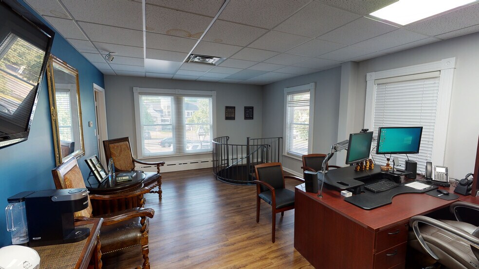 More Photos Of 100 E Seneca St, Manlius Office For Lease