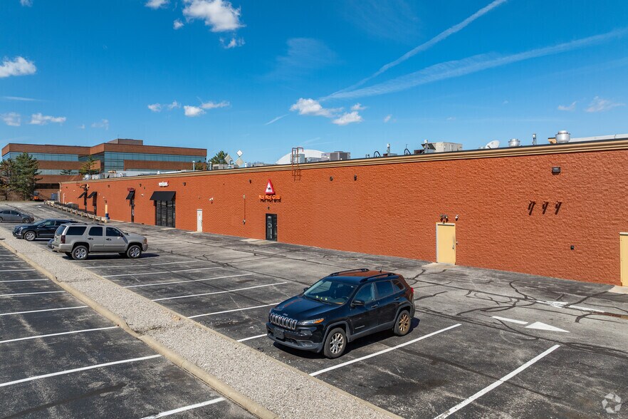 More Photos Of 6700 Rockside Rd, Independence General Retail For Lease