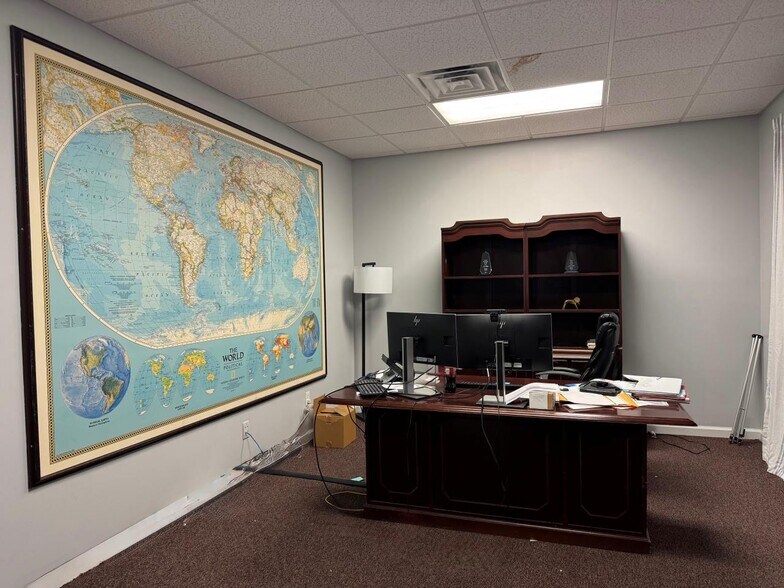 More Photos Of 149 N Railroad St, Selmer Industrial For Sale