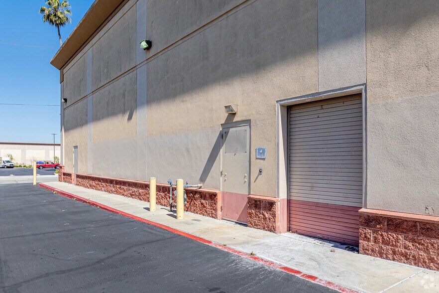 More Photos Of 8400 Firestone Blvd, Downey Freestanding For Lease