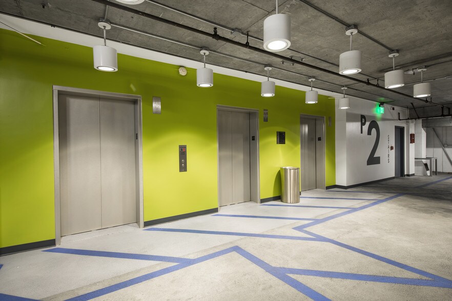 More Photos Of 9440 Santa Monica Blvd, Beverly Hills Office For Lease