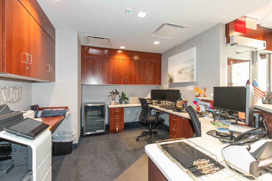 More Photos Of 5 Medical Dr, Port Jefferson Station Medical For Sale