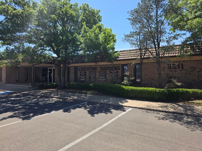More Photos Of 3311-3313 81st St, Lubbock Medical For Lease