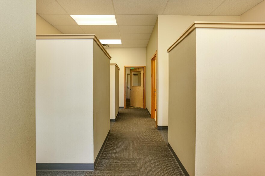 More Photos Of 2705 E Lincoln Ave, Sunnyside Unknown For Lease
